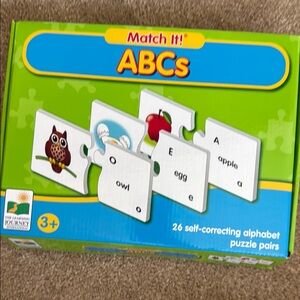 Green and White Puzzle Game for Learning Fun